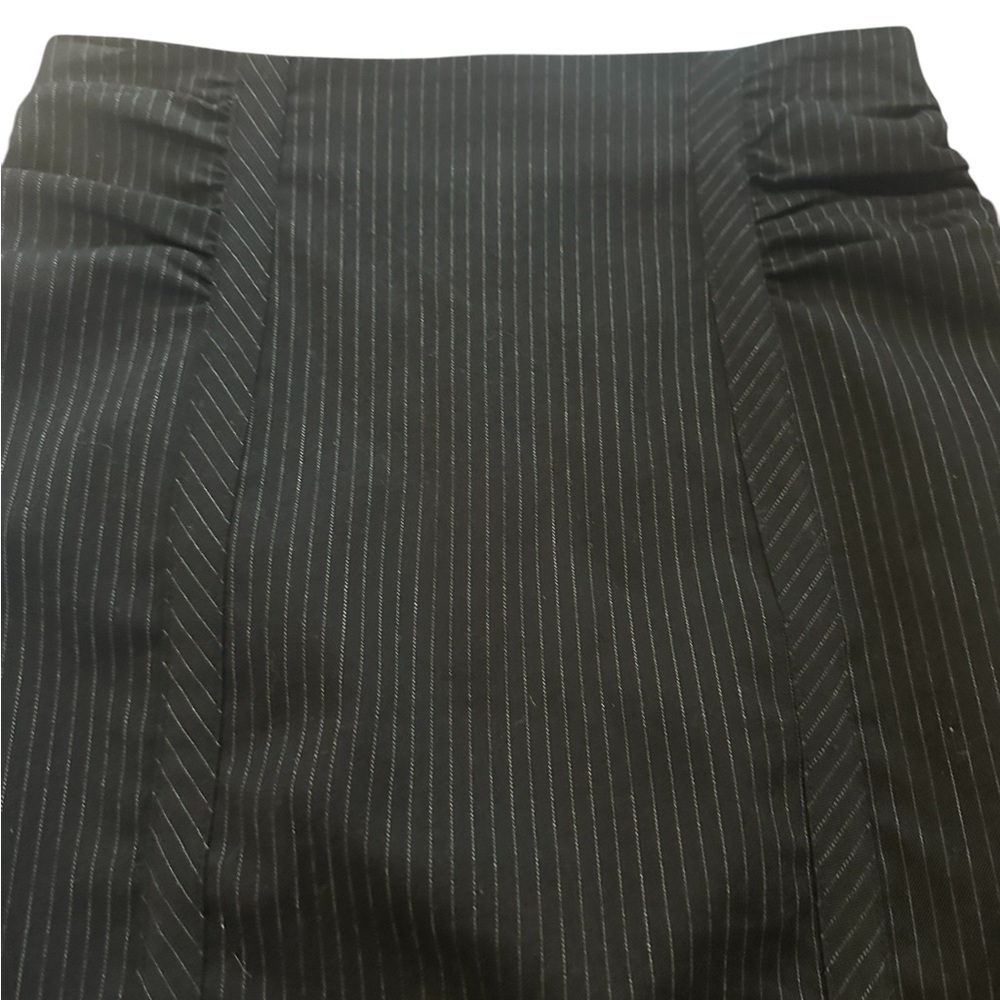 Rickis Black pinstripe pencil skirt Side
Shirring, Sz 0. Never worn - Picture 2 of 4